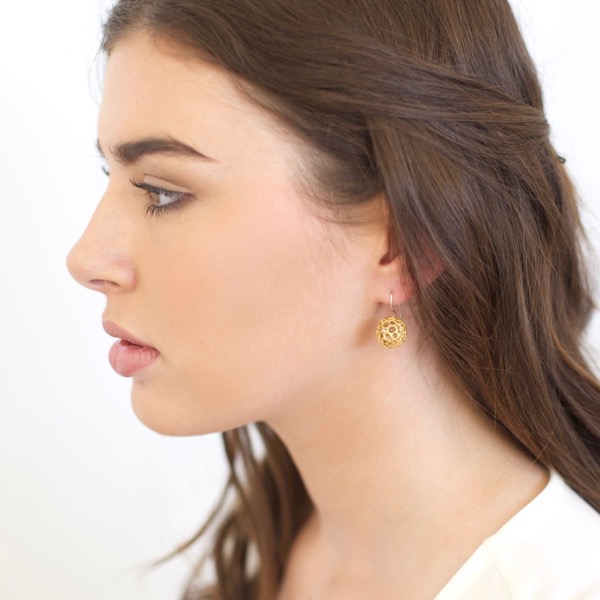Small Lace Pod Earrings - 9ct Gold