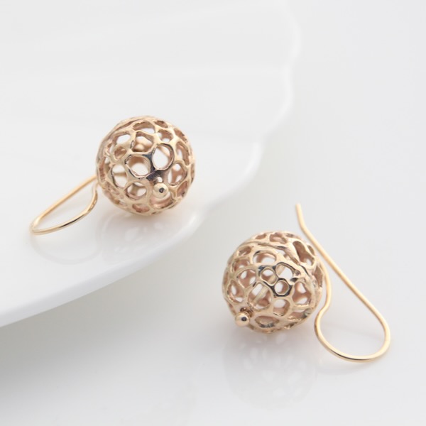 9ct Gold Small Lace Pod Earrings