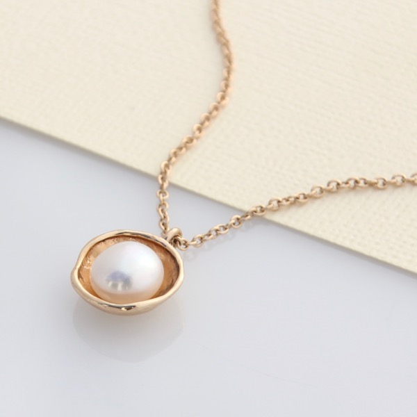 9ct Gold Pearl Cap Necklace
