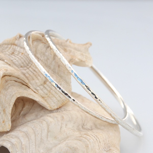 Harmony Planished Bangle - Silver