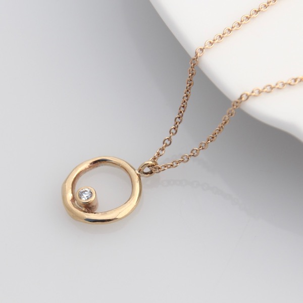 9ct GOLD DOUBLE HEART NECKLACE