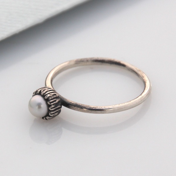 Small Textured Pearl Cap Ring
