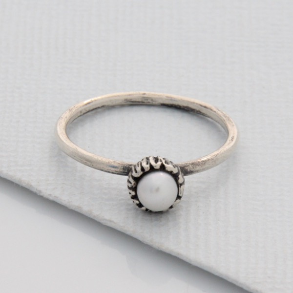 Small Textured Pearl Cap Ring